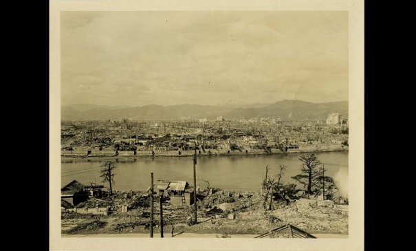 Новости в фотографиях - страшные кадры в память о Хиросиме - №9