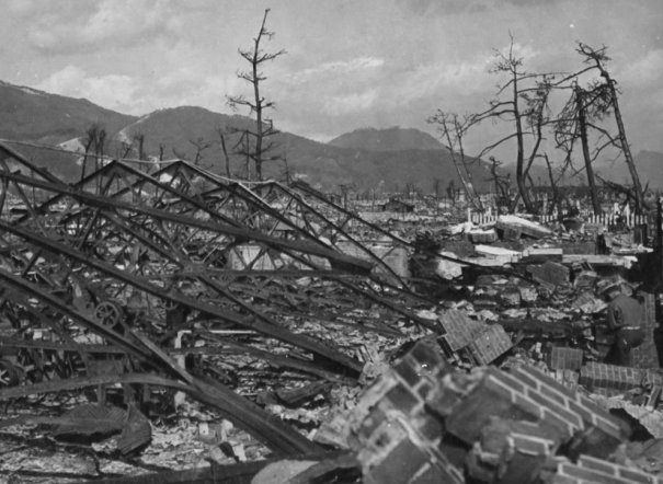 Новости в фотографиях - страшные кадры в память о Хиросиме - №14