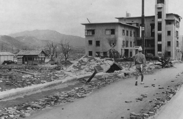Новости в фотографиях - страшные кадры в память о Хиросиме - №15