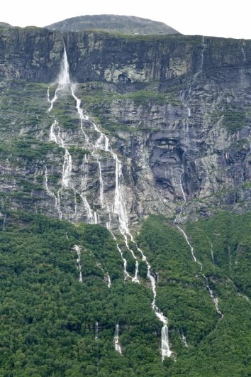 Самые головокружительные водопады мира - №20