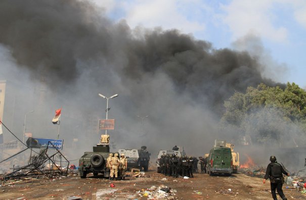 Новости в фотографиях - в Египте введено чрезвычайное положение - №9