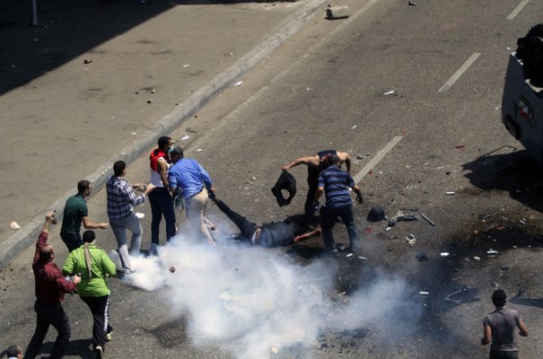Новости в фотографиях - в Египте введено чрезвычайное положение - №12