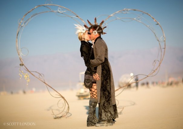 Волны креатива в красивых фото с фестиваля Burning Man - №2