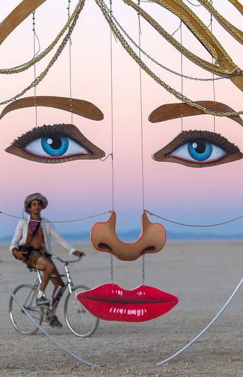 Волны креатива в красивых фото с фестиваля Burning Man - №22