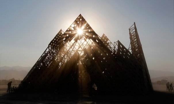 Волны креатива в красивых фото с фестиваля Burning Man - №24
