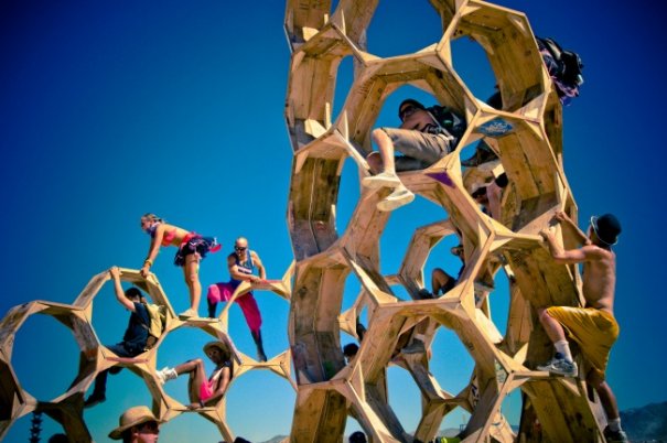Волны креатива в красивых фото с фестиваля Burning Man - №28