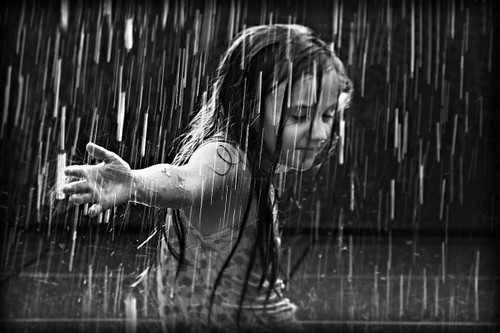 Люди под дождем - красиво и актуально для осенних фото - №13