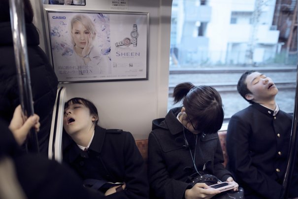 Новости в фотографиях - Кипящая жизнь в общественном транспорте - №3