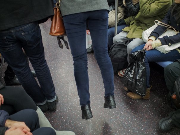 Новости в фотографиях - Кипящая жизнь в общественном транспорте - №24
