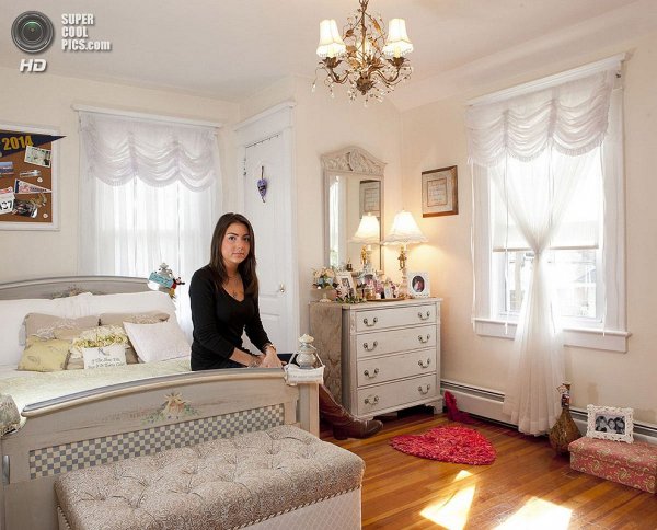 Интересные фотографии женских спален из проекта «Зеркала и Окна» - №21