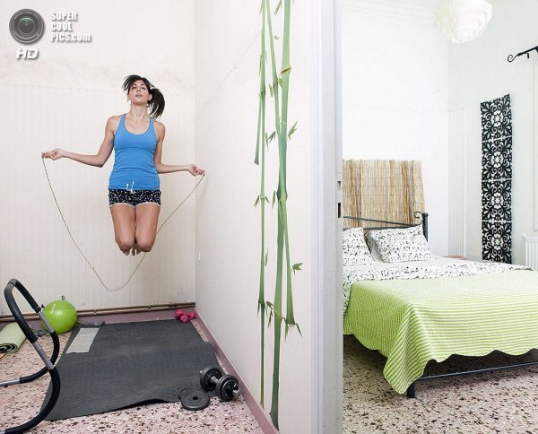 Интересные фотографии женских спален из проекта «Зеркала и Окна» - №29