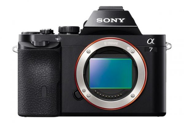 Новинки фото техники: полнокадровые беззеркальные камеры Sony A7 и A7r - №1