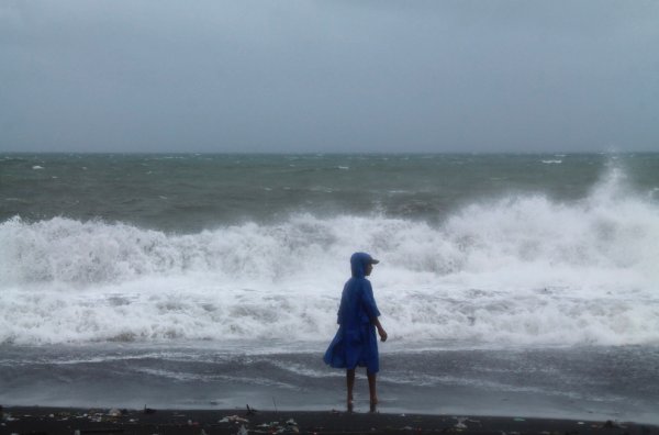 Новости в фотографиях - Тайфун Хаян унес жизни более 10 тысяч человек - №4