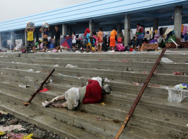 Новости в фотографиях - Тайфун Хаян унес жизни более 10 тысяч человек - №9