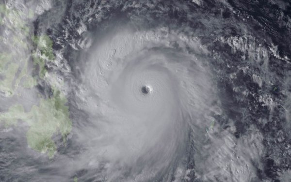 Новости в фотографиях - Тайфун Хаян унес жизни более 10 тысяч человек - №10