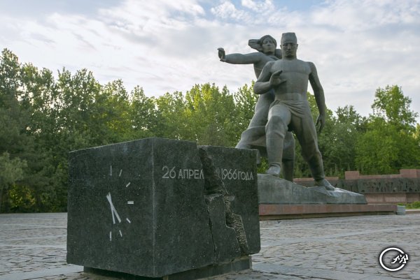 Ташкент памятник жертвам крупнейшего землетрясения в 1966 г.