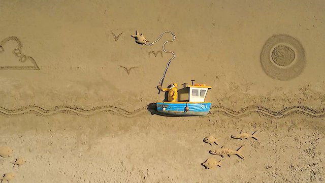 Красивые рисунки на песке - съемка с высоты 