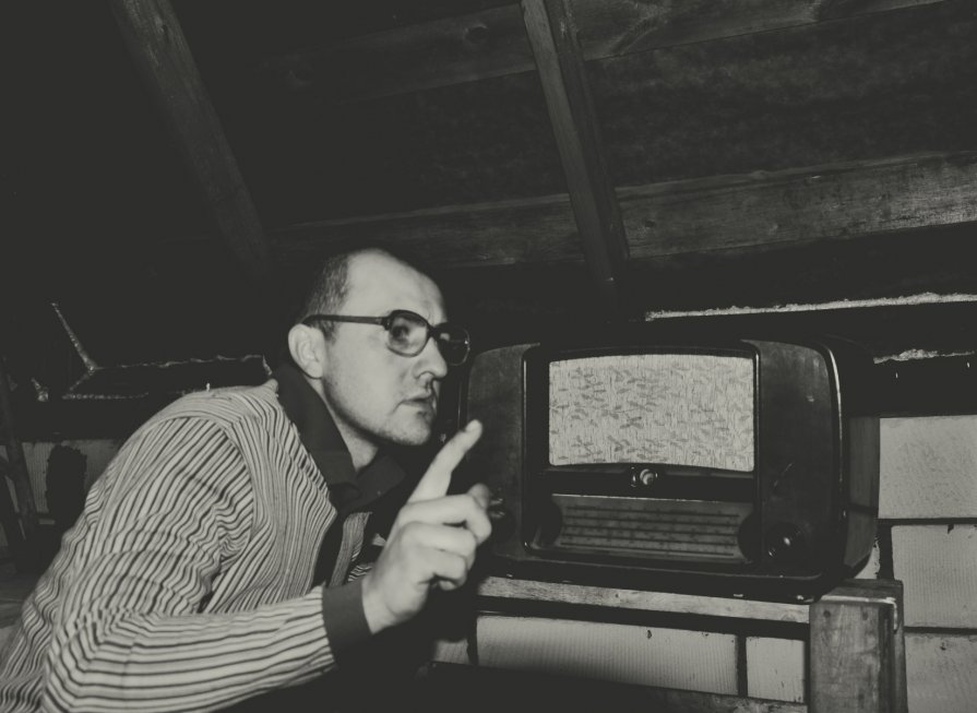 тише,тише ...сейчас будут передавать результаты выгрышной лотереи - Михаил Фенелонов