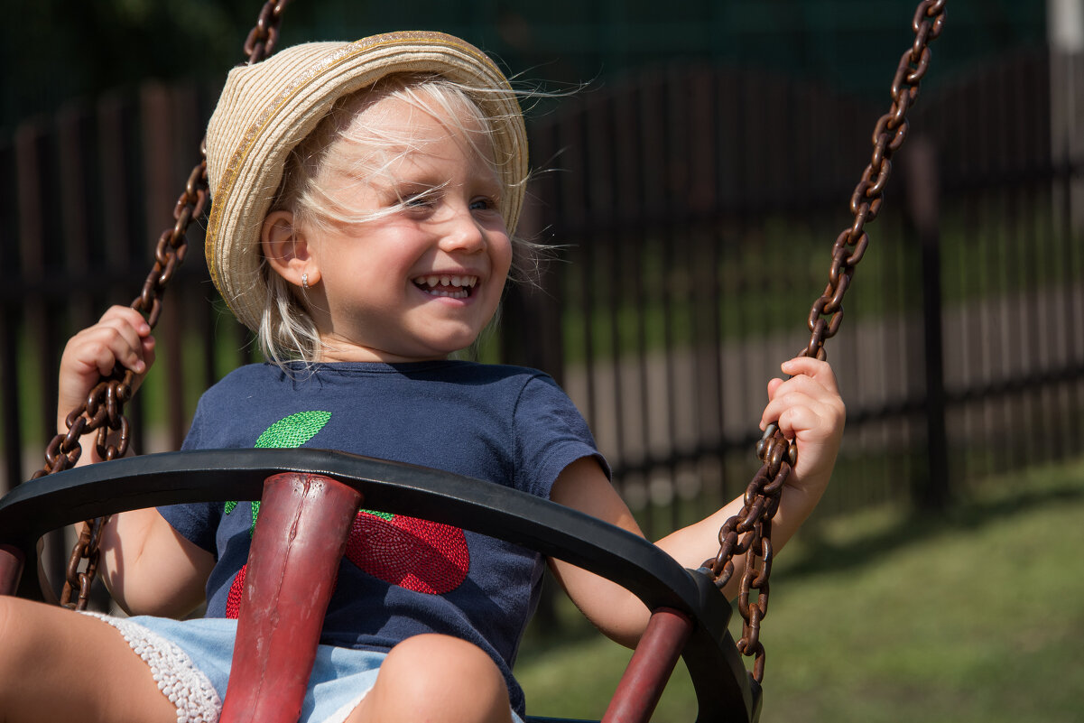 Качели. - Владимир Безбородов