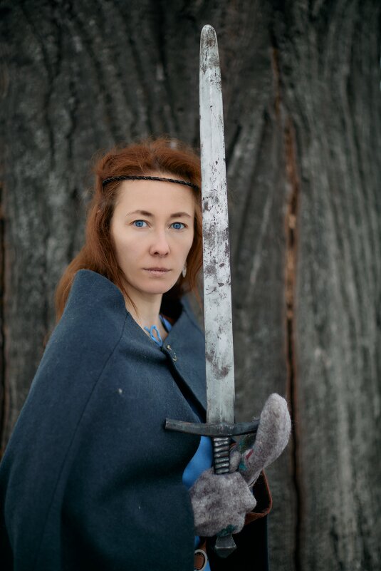 Девушка с мечом - Константин Федяев