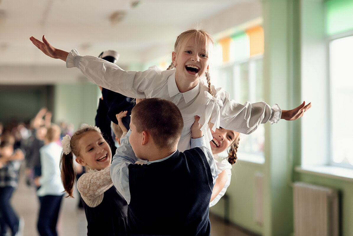 На перемене. - Лилия .