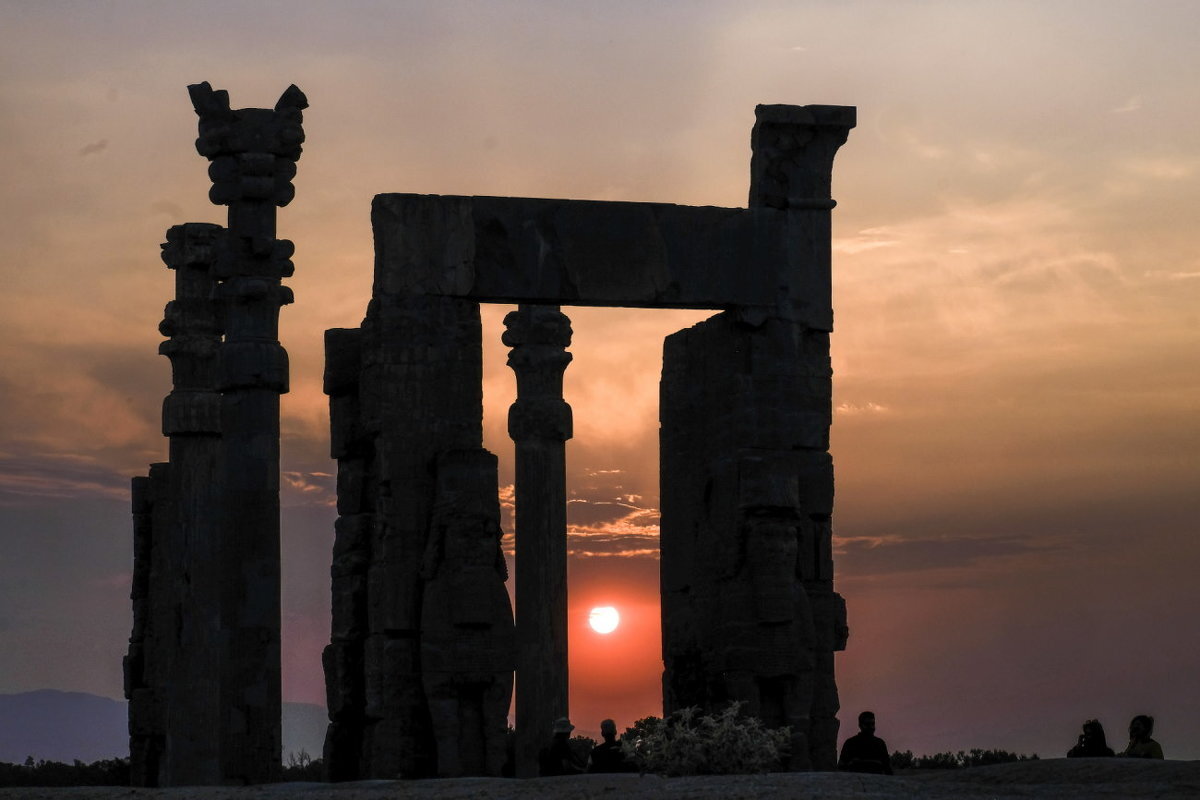 закат у ворот Персеполя :: Георгий А