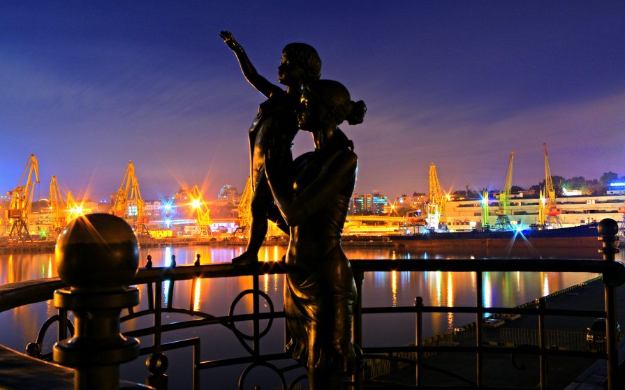 Так провожают пароходы... Совсем не так, как поезда! - Игорь Белоконь