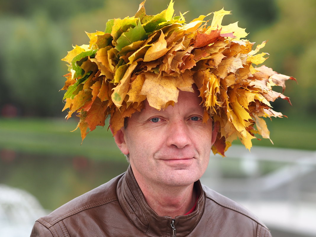 Осенний автопортрет - Сергей Михальченко