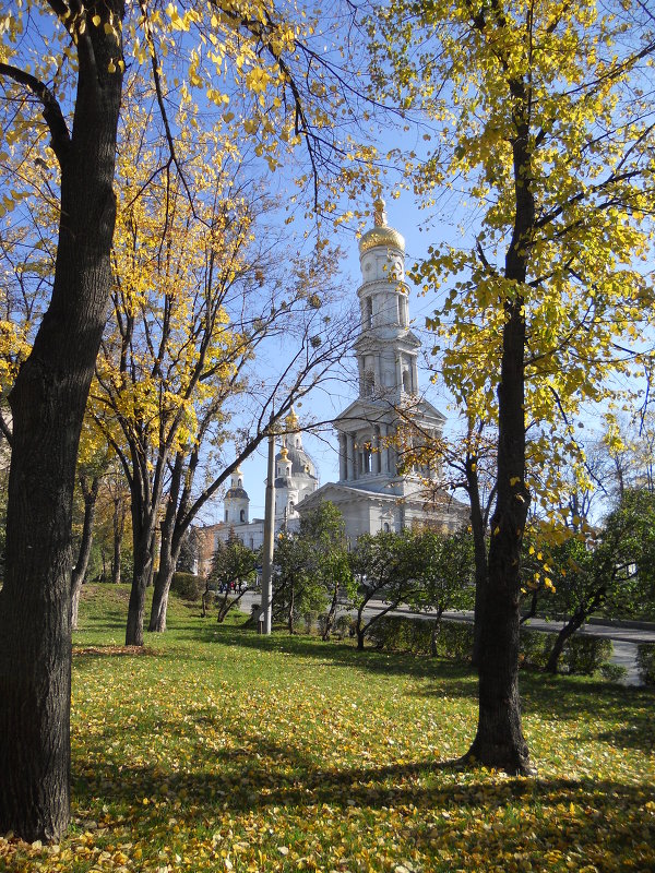 Осень в Харькове - Людмила Вихтинская Осень в Харькове - Людмила Вихтинская