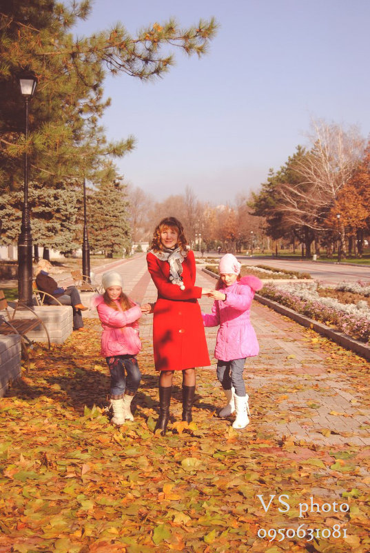 Осенняя прогулка - Лера Суржицкая Осенняя прогулка - Лера Суржицкая