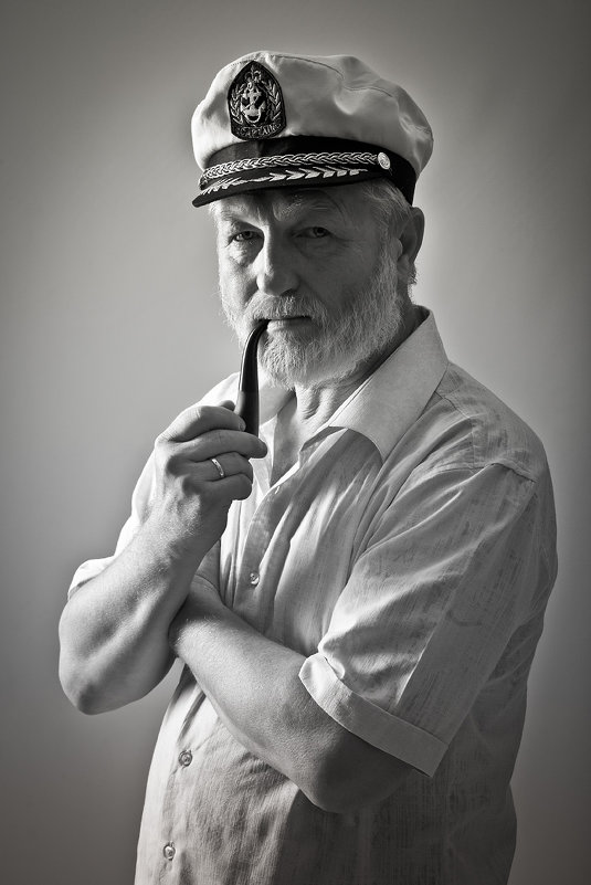 Портрет с трубкой. - Эдуард Базиян