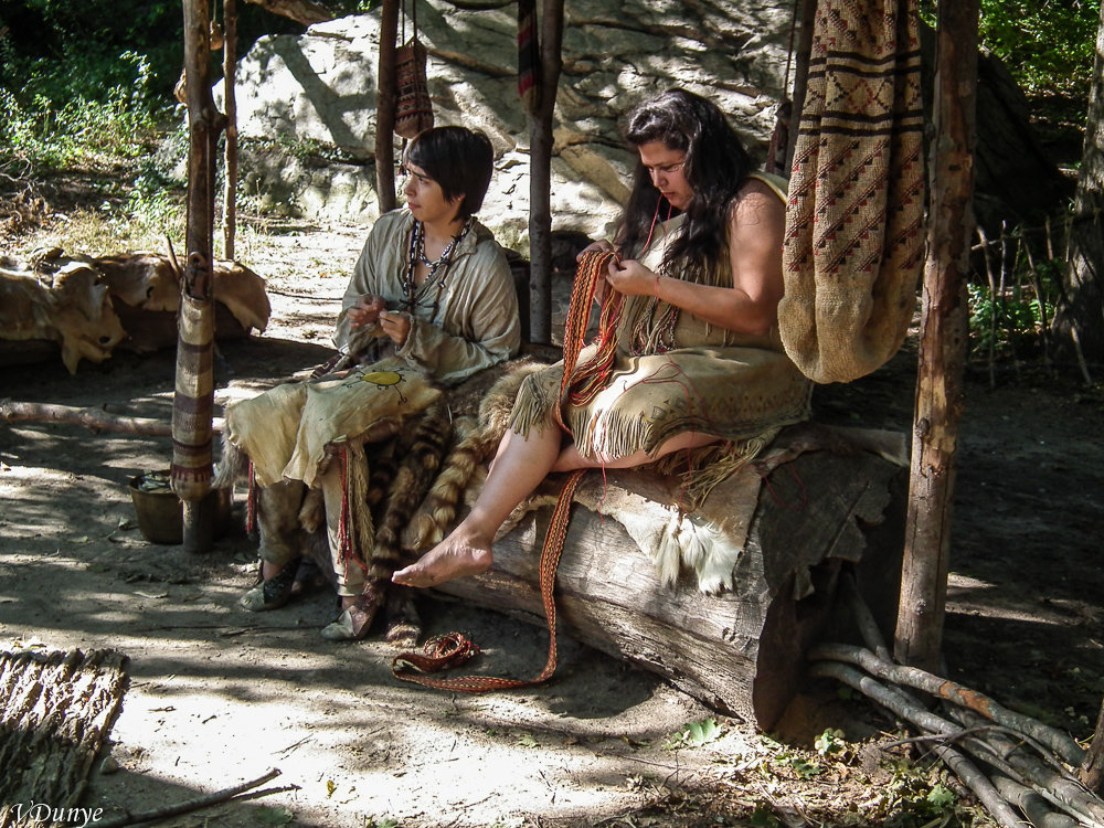 Живые персонажи Плимутской деревни пилигримов 1627 года - Vladimir Dunye