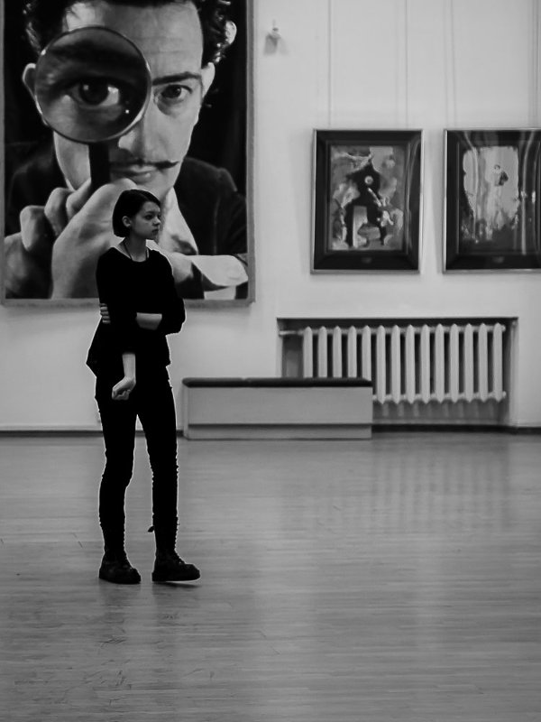 Наблюдает - Андрей Потапов