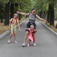 Сестрёнки :: Лариса Елисеева