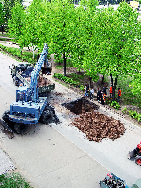 Ликвидация утечки. (Фотография 2002г.) - Андрей Мичурин