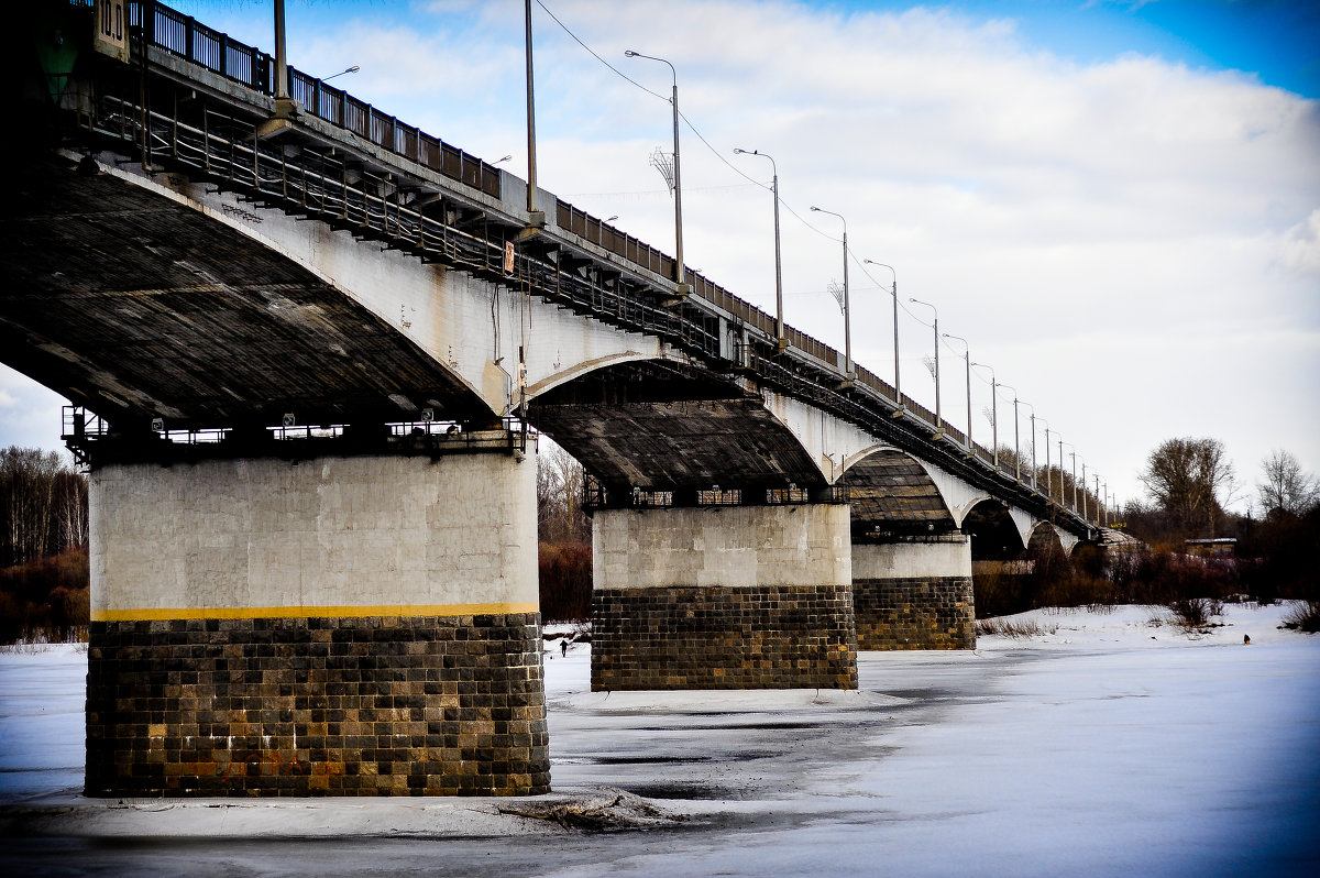 Старый мост - Михаил Эсаулов