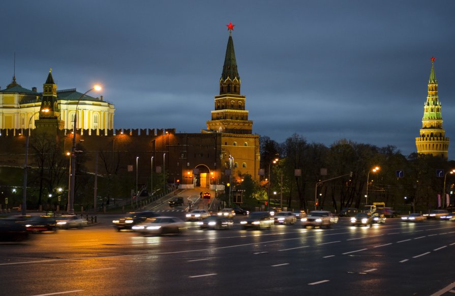 Раннее утро в центре Москвы - Gordon Shumway