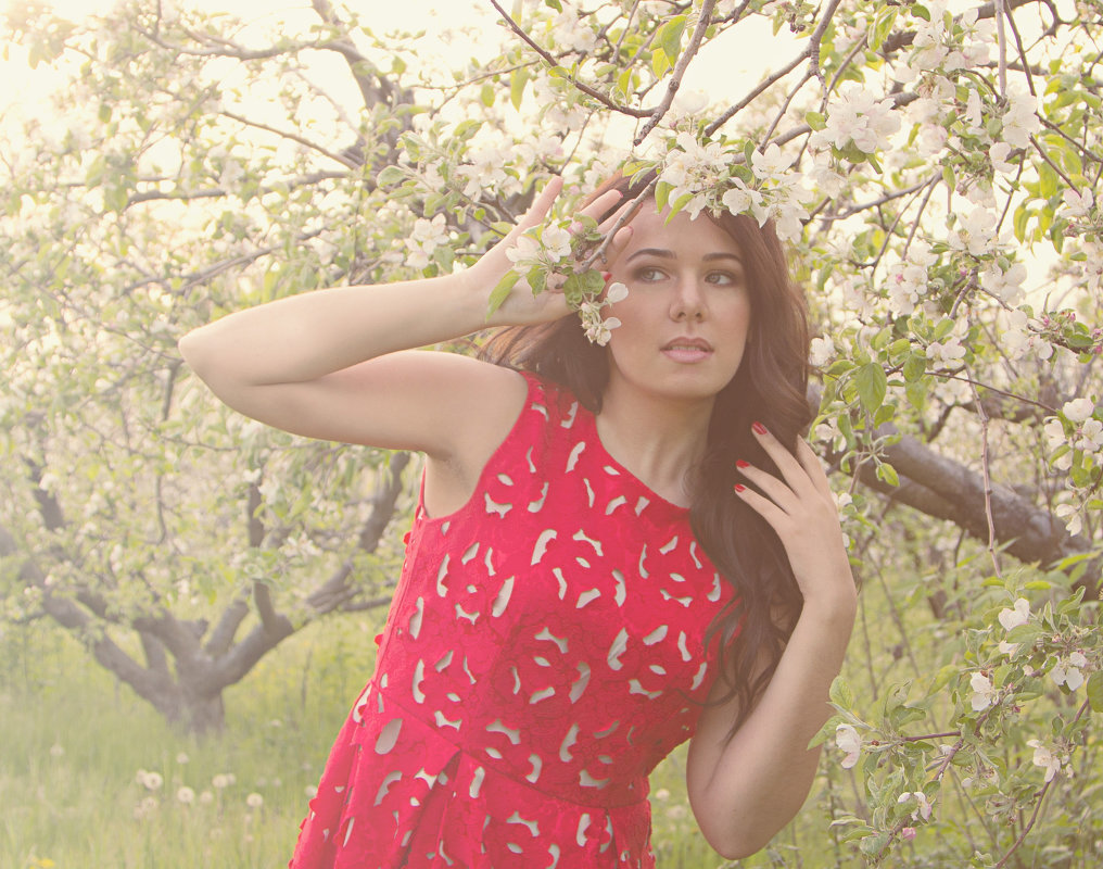 в саду.. - Алина Лукошкина