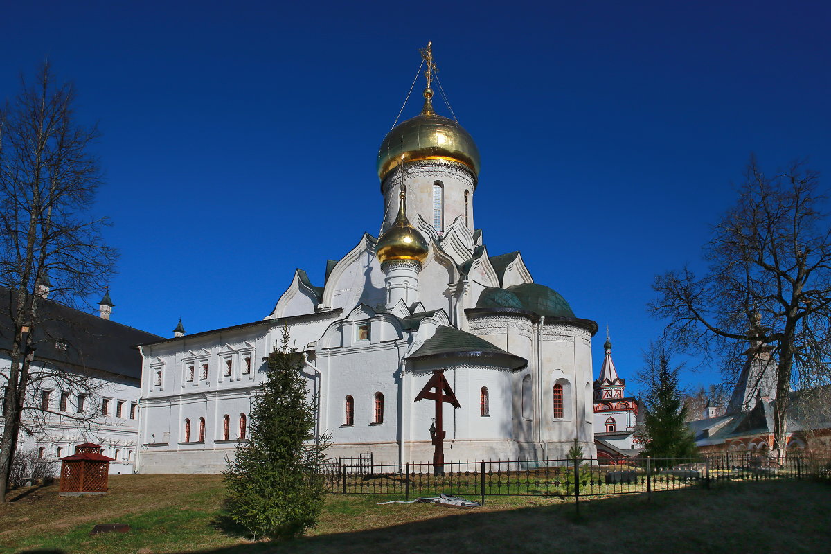 Россия православная.Саввино-Сторожевский монастырь - юрий макаров