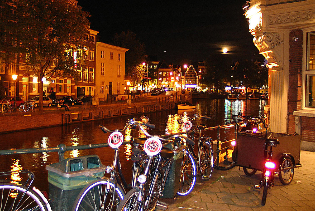 Ночной пейзаж Амстердама - Владимир Гончаренко