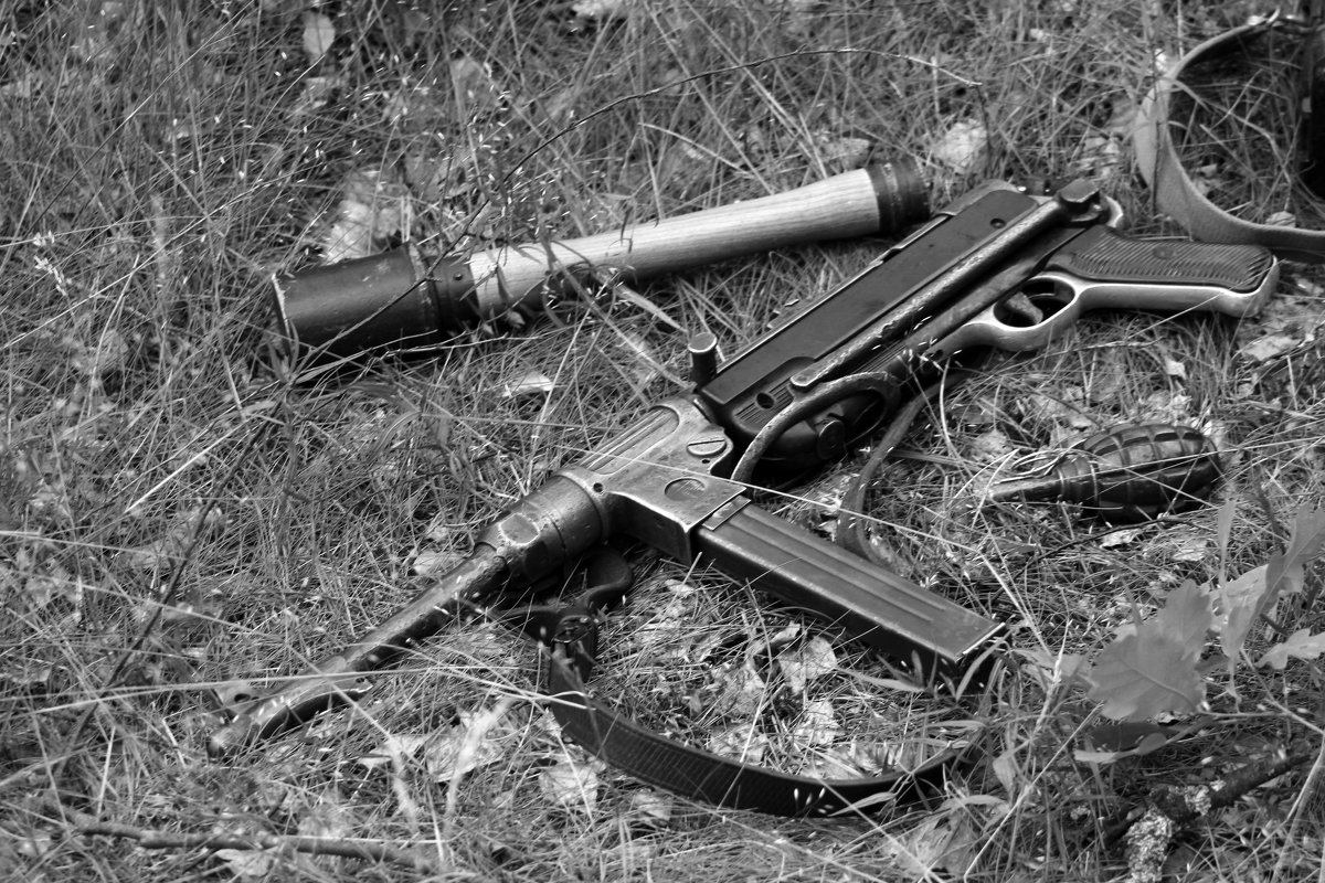 "Военный натюрморт" - Дмитрий Иншин "Военный натюрморт" - Дмитрий Иншин