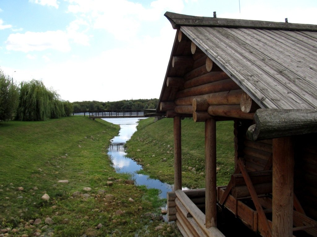 Была река, а теперь ручеек. - Николай Дони