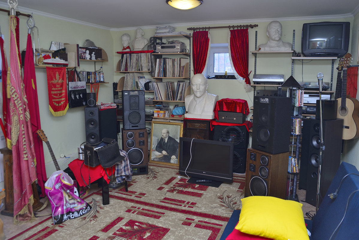 Ленкомната, однако. - Валерий Кабаков