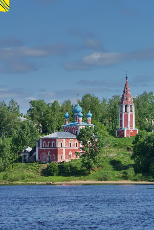 Романов-Борисоглебск. Казанско-Преображенский храм. Вид с парома. - Алексей Шаповалов Стерх