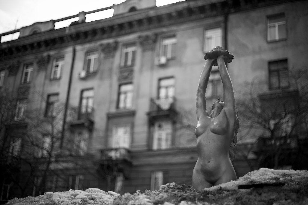 Female sculpture in Novosibirsk - Владислав Чернов