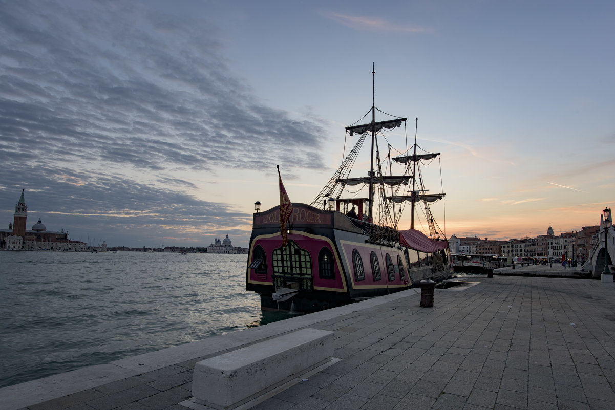 tramonto in Venezia.Italia - Олег 