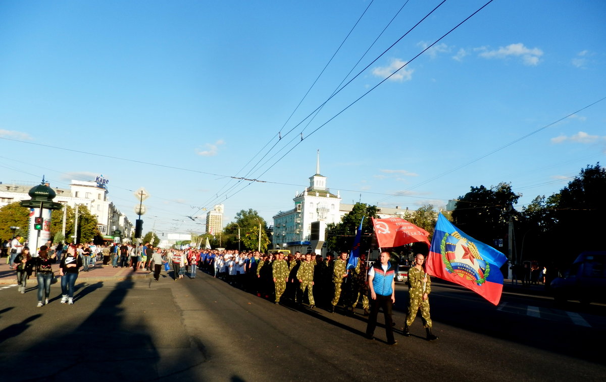 ДЕНЬ ГОРОДА  . ЛУГАНСК - неля  тулузова 
