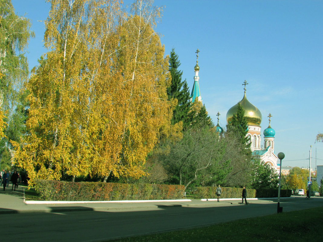 Осень в городе - раиса Орловская