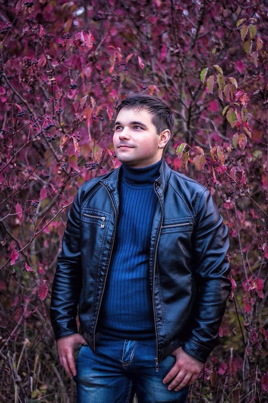 Глядя вперед, в будущее... - Александр Комарских