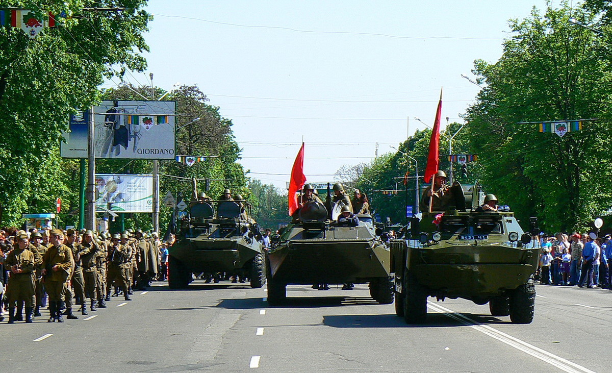 ...парад... - Александр Садовский